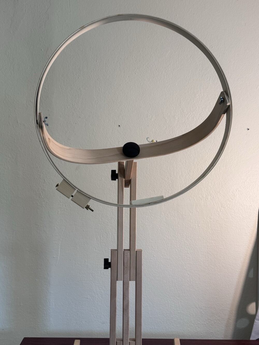 Lightweight 18" Quilting Hoop with Rotating Stand—Perfect for Cozy Quilters